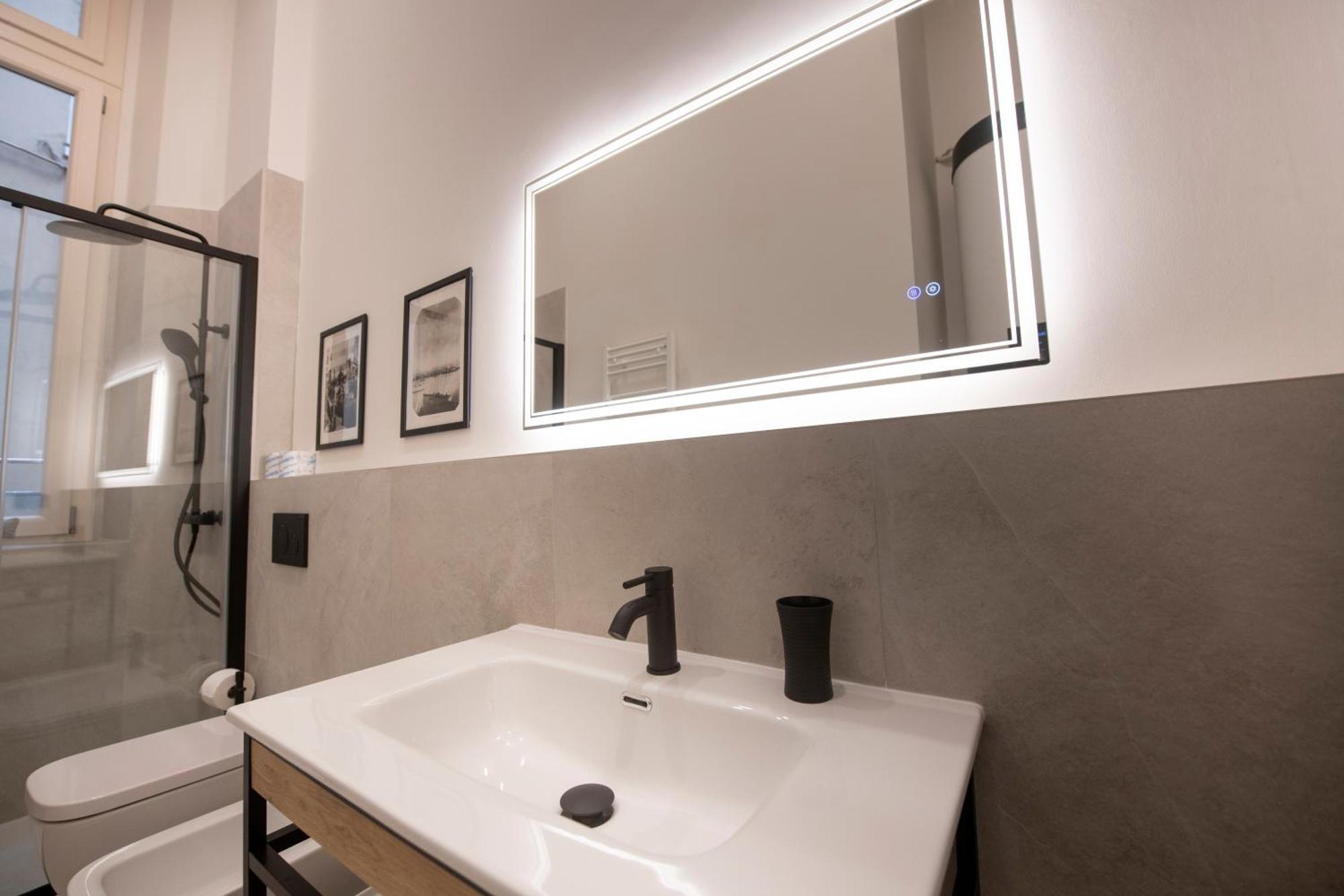 227 - Largo Zecca Luxury Apartment - Nel Cuore Del Centro Di Genova Extérieur photo